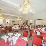 Hotel Savoy &