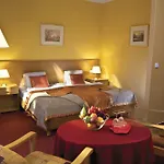 Savoy & 4*